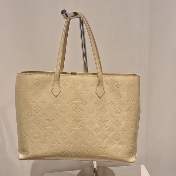 Louis Vuitton Cream Iridescent Patent Leather Tote - Picture 4 of 16